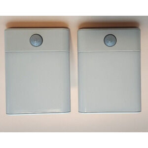 BriVIVI - Motion Sensor Night Light - Dusk to Dawn Sensor - Adjust. Brightness